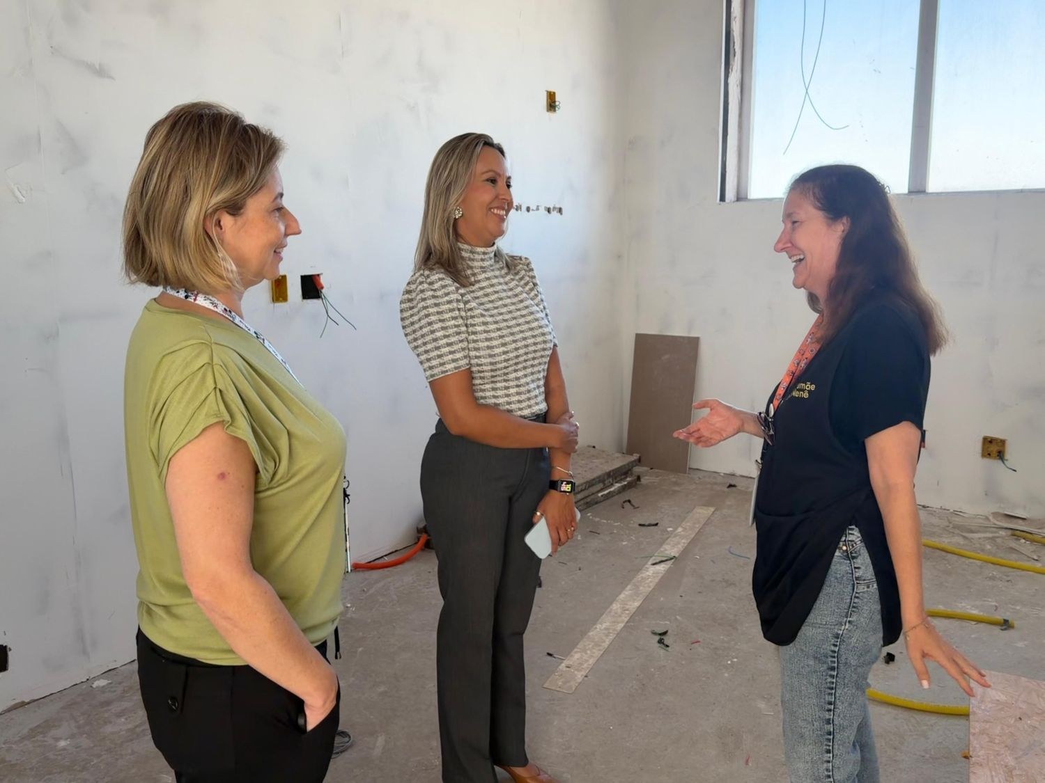 Talitha De Nadai visita obras do novo espaço do Programa Mamãe Nenê em Americana