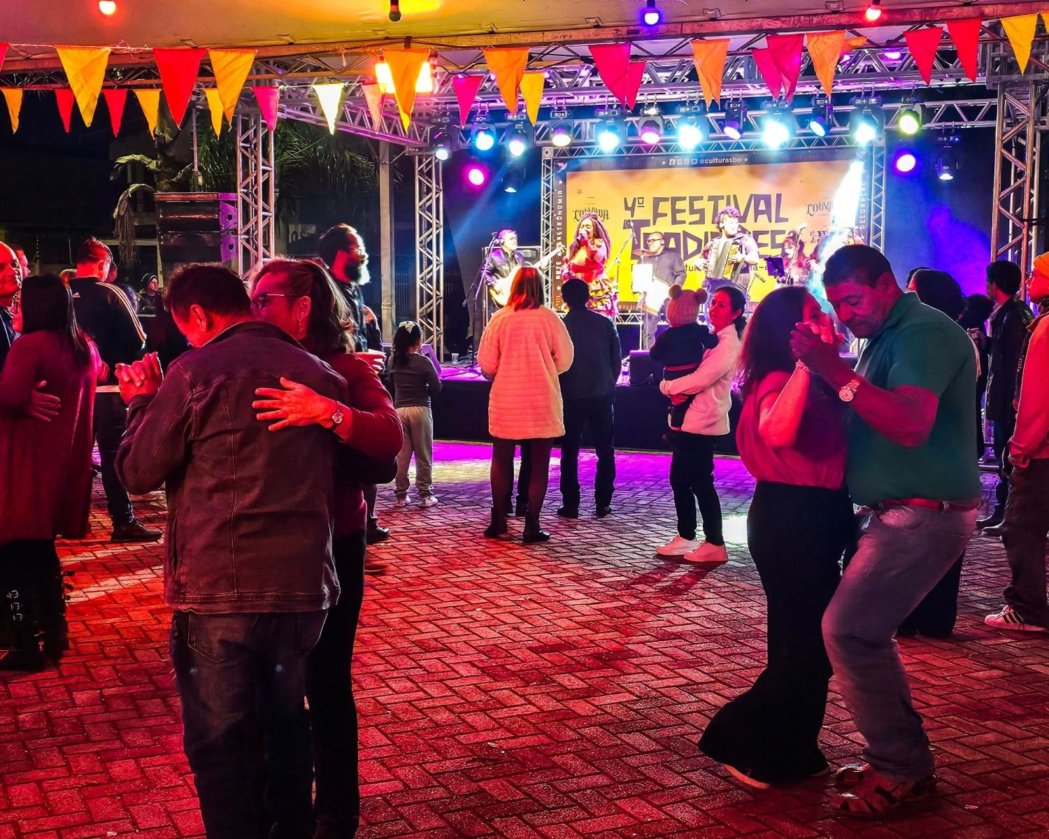 Festival Tradições de Santa Bárbara terá programação musical com forró, sertanejo e maracatu