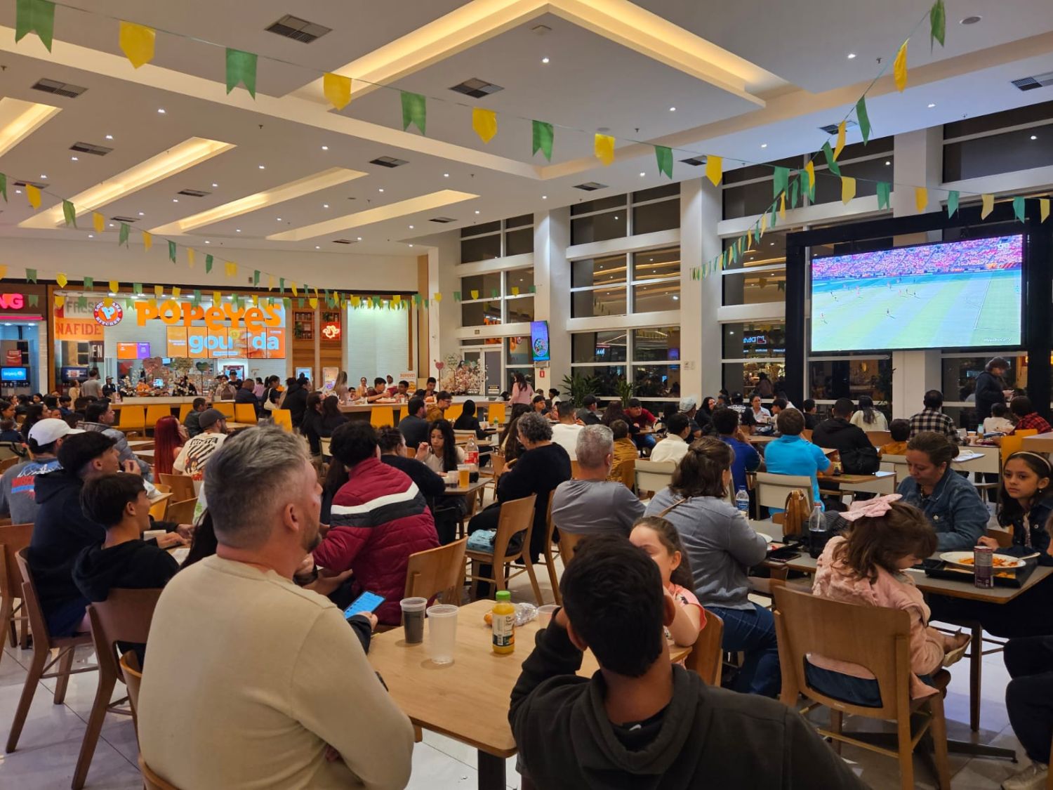 Copa - Com transmissão dos jogos, Shopping ParkCity Sumaré vira ponto de encontro para torcedores